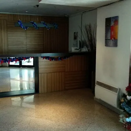 D50 Cedar 4 בנסקו